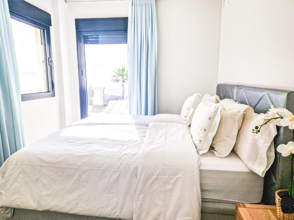 Luxury 2 Bedrooms Apt With Seaview Blue Suite 4104 Manilva Kültér fotó